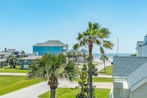 Unclassified image, 2 of 47, button