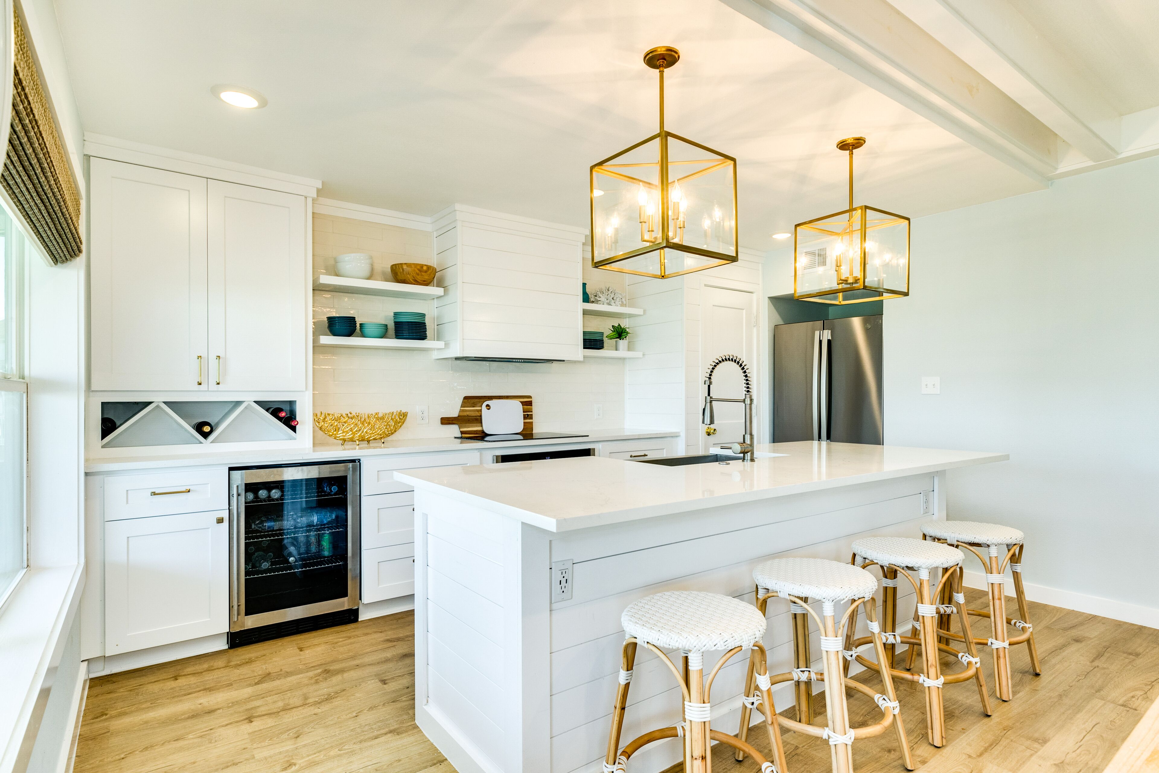 Køleskab, mikrobølgeovn, ovn, kogeplade