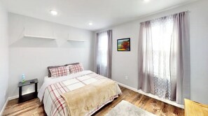 1 bedroom, desk, iron/ironing board, free WiFi - Downtown Boston Condo Near City Center w/ Wi-Fi and TV Streaming! (BOSTON)