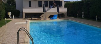 Beautiful villa with large pool near the beach