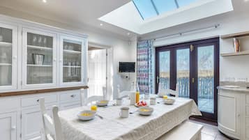 Cottage | Interior