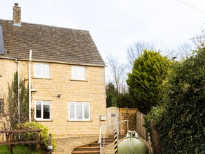 Exterior - White Stones (Burford)