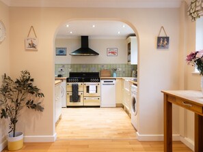 Cottage | Private kitchen - White Stones (Burford)