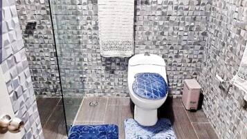 Kombination af bruser/badekar