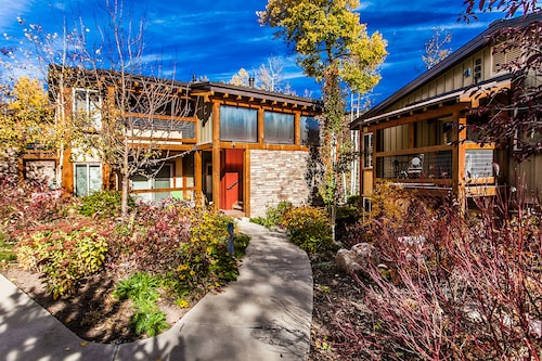 Willows Condos by Snowmass Vacations