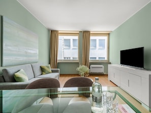 Large 1 Bedroom Apartment with Sofa Bed | Private kitchen | Mini-fridge, espresso maker, coffee/tea maker, electric kettle