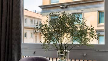 XL Studio, Kitchenette and Sofa Bed | 1 bedroom, in-room safe, individually decorated, individually furnished