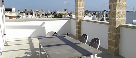 تناول الطعام بالخارج