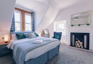3 bedrooms, desk, iron/ironing board, free WiFi