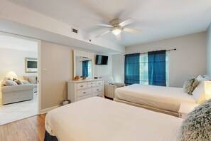 2 bedrooms, iron/ironing board, internet, bed sheets - Gulf-front condo with WiFi & a washer/dryer plus pool, hot tub, & fitness room (Fort Walton Beach)