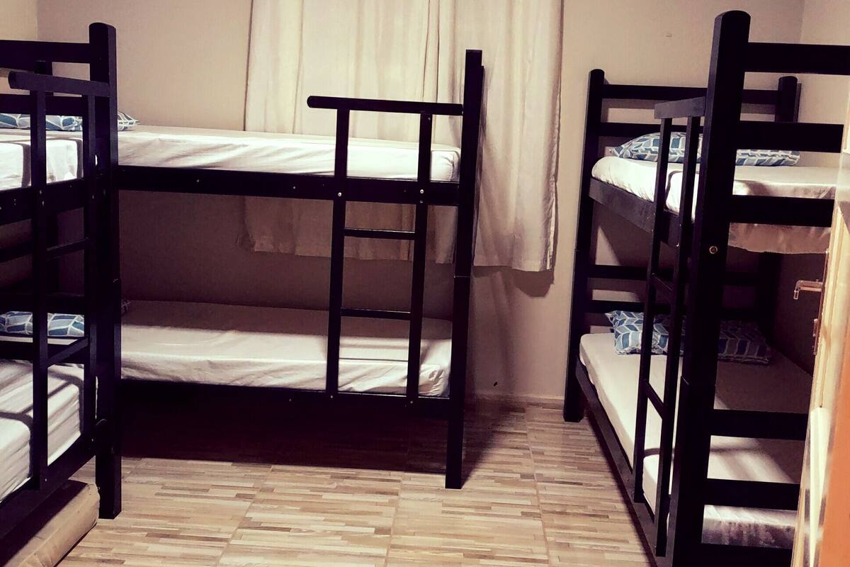 Quarto 09 ( 6 pessoas) | WiFi (free), bed sheets