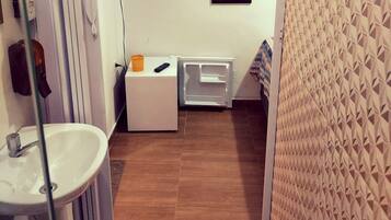 Quarto 06 ( 2 pessoas) | Wi-Fi gratis dan seprai linen