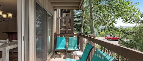 Woodbridge Condo 25A | Terrace/patio