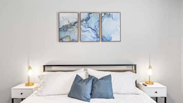 2 bedrooms, desk, iron/ironing board, WiFi