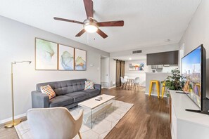 Unclassified image, 3 of 24, button - SoCo 2BR corner suite, king bed, fast WiFi (Austin)