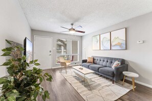 Televisión y oficina 