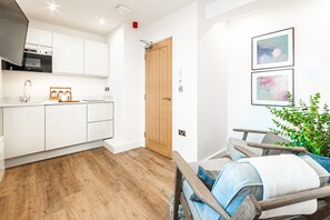 Luxury Apartment, 1 Double Bed | Private kitchen