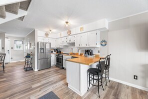 Microwave, coffee/tea maker