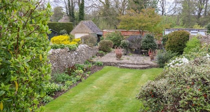 Manor Cottage