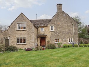 Cottage | Front of property