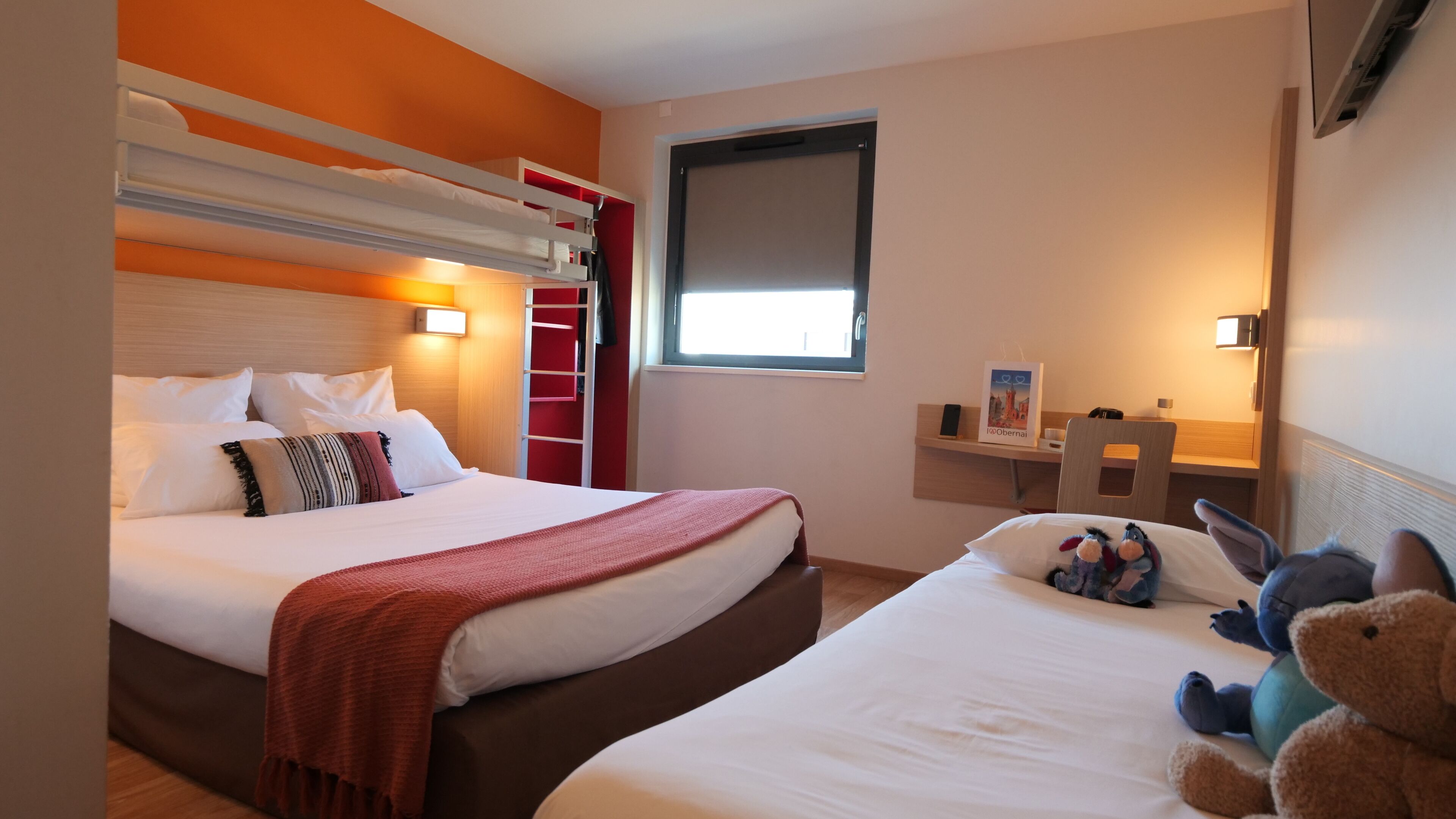 classic quadruple room | 1 bedroom, desk, soundproofing, free wifi