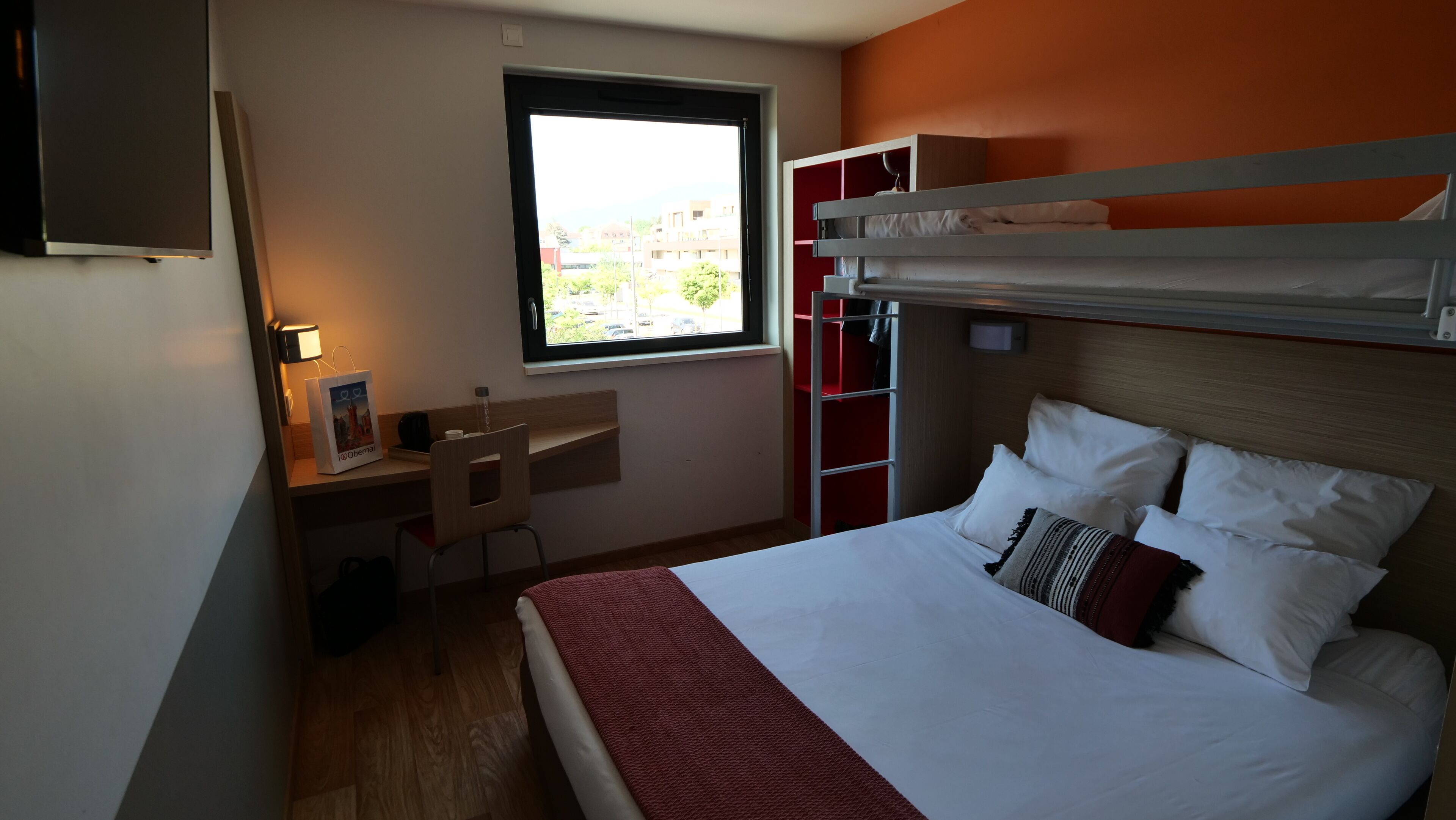 classic triple room | 1 bedroom, desk, soundproofing, free wifi