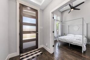 5 bedrooms, WiFi, bed sheets, wheelchair access