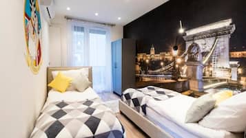 3 bedrooms, desk, iron/ironing board, free WiFi