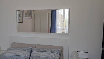 Tabla de planchar con plancha, cuna de viaje y wifi gratis