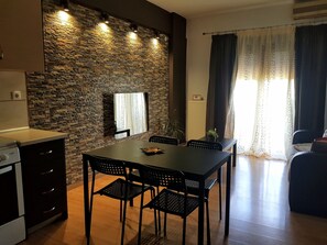 Standard Apartment | Desk, blackout drapes, soundproofing, free WiFi - OLYMPUS HOUSE (Dio-Olympos)
