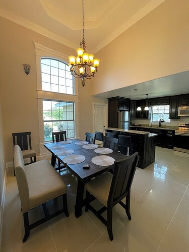 Kika’s House-Lovely 4 Bedroom Home, Entertainment Patio, newly furnished