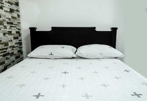 8 bedrooms, desk, WiFi - La sucursal del cielo only 20 minutes from downtown medellin. (Medellin)
