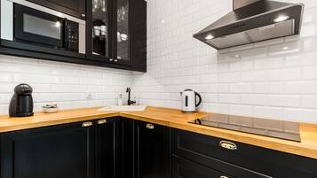 Deluxe Studio Suite | Private kitchenette