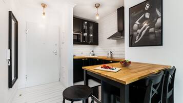 Deluxe Studio Suite | Living area