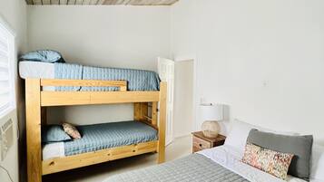 3 quartos, escrivaninha, Wi-Fi de cortesia, roupa de cama