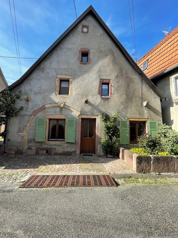 Exterior - Lots of character, ideal location, lovely garden (Soultz-Haut-Rhin)
