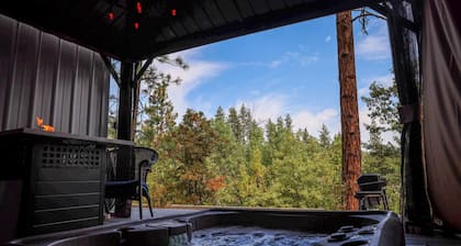 Modern Tiny House in the Woods w/Hot Tub