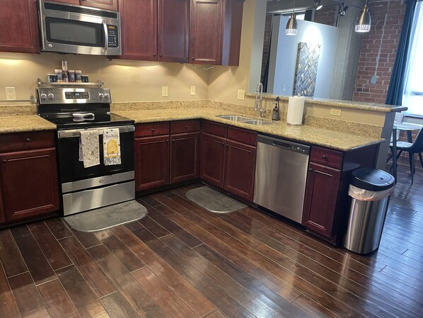 Fridge, microwave, oven, stovetop