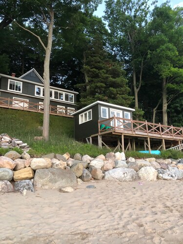 Saugatuck Family Beach Cottage and Cabana 