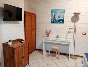 Standard Bungalow | 2 bedrooms, cribs/infant beds