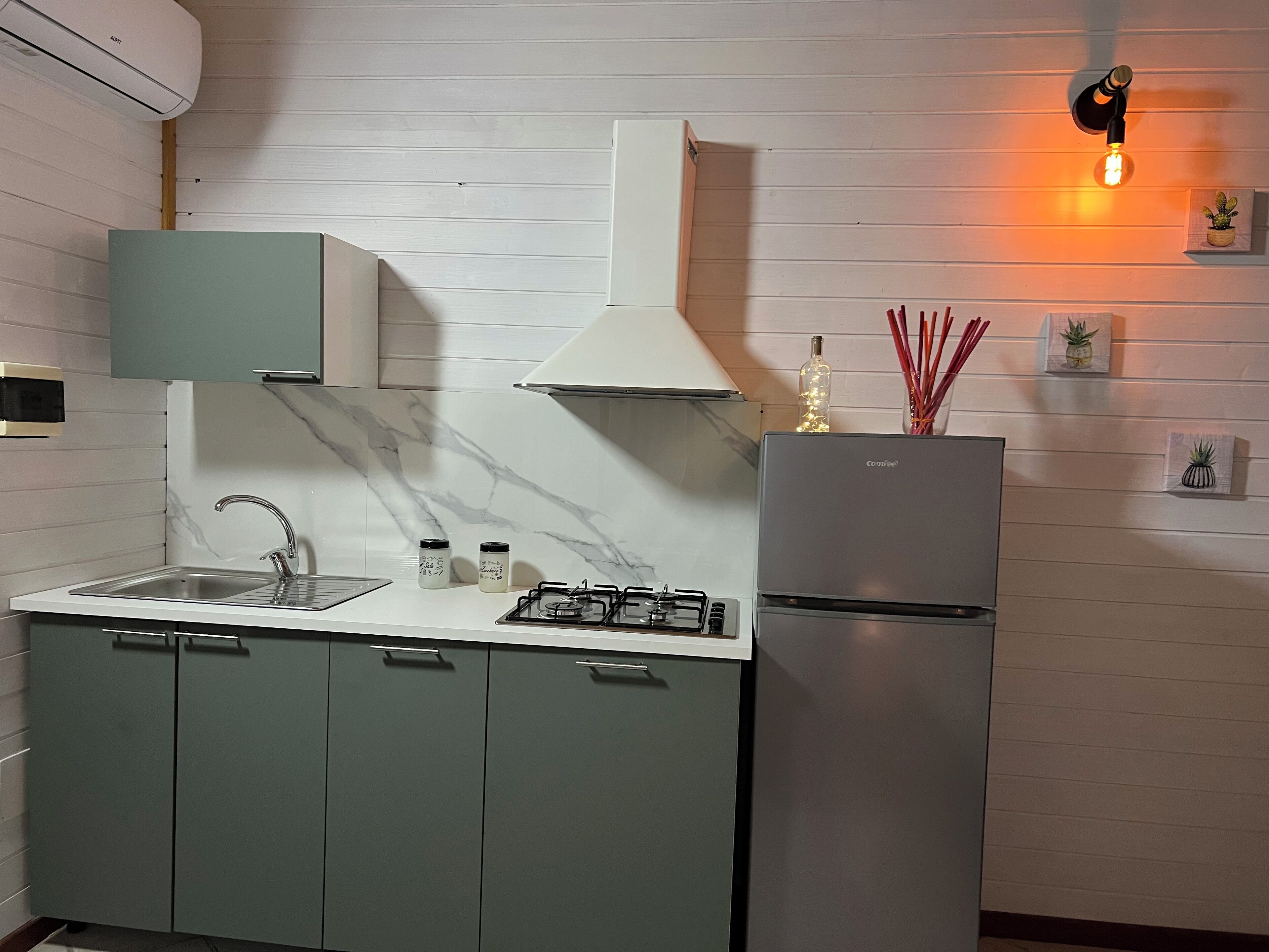 Superior-Bungalow | Eigene Küche | Mini-Kühlschrank, Herdplatte