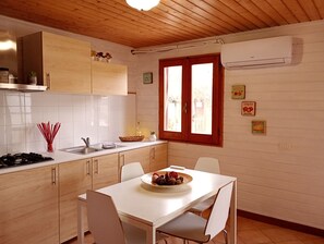 Deluxe Bungalow | Private kitchen