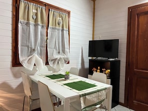 Superior Bungalow | Living area