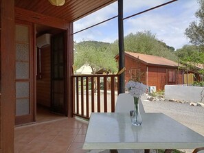 Deluxe Bungalow | Terrace/patio