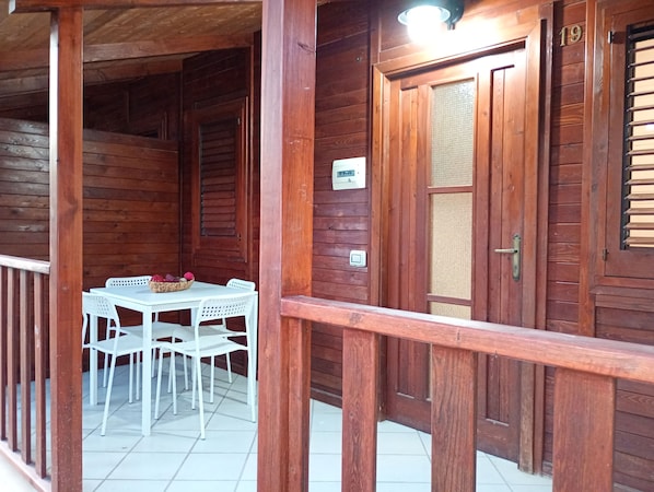 Standard Bungalow | 2 bedrooms, cribs/infant beds