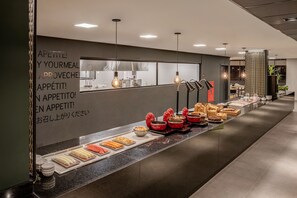 Breakfast buffet - Intercity Canoas (Canoas)