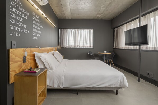 Minibar, in-room safe, desk, free WiFi - Intercity Canoas (Canoas)