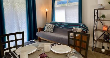 Cozy, quiet & close to great hiking trails!