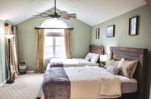 4 عدّة غرف نوم ومكواة/لوح كي وواي فاي مجانًا وملاءات أسرّة