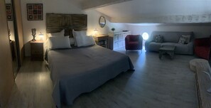 3 bedrooms, desk, iron/ironing board, free WiFi - Large villa in a green setting (Vallauris)